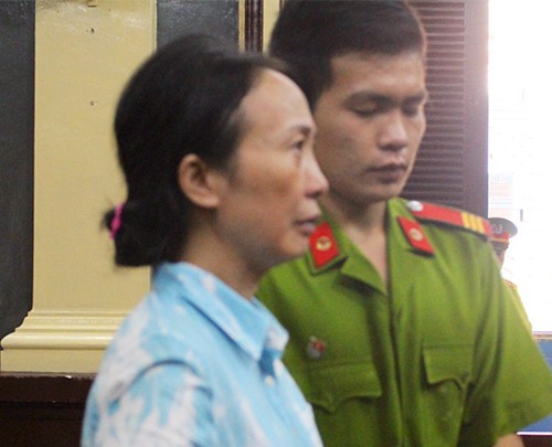 'Nữ hoàng tay ga' lừa hàng chục tỷ lãnh án chung thân