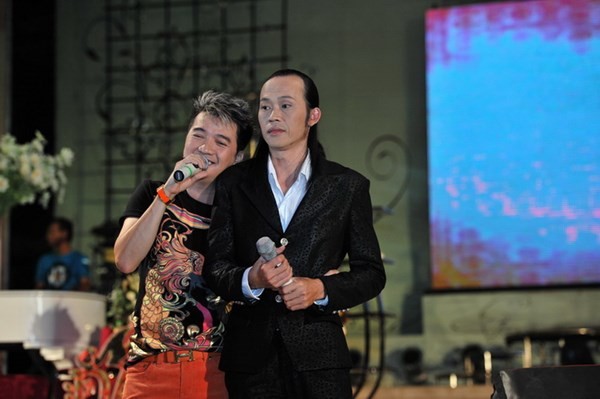 Thực hư việc Hoài Linh dùng lon sữa bò để đong kim cương