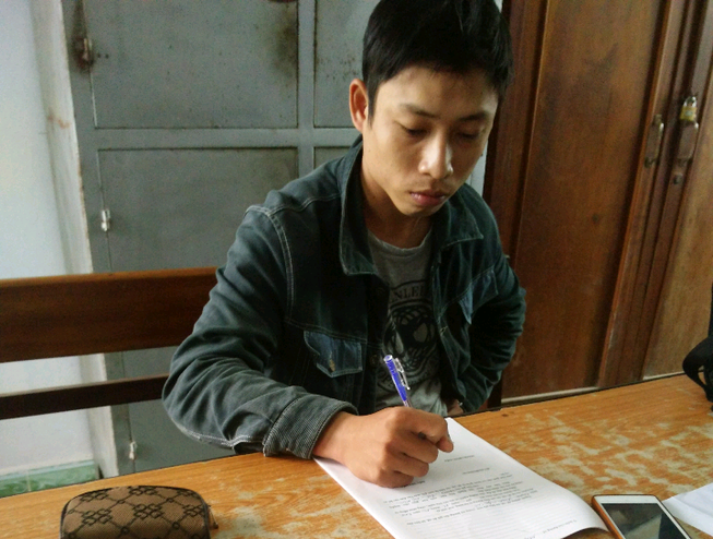 Bán ma túy trong tiệm Internet