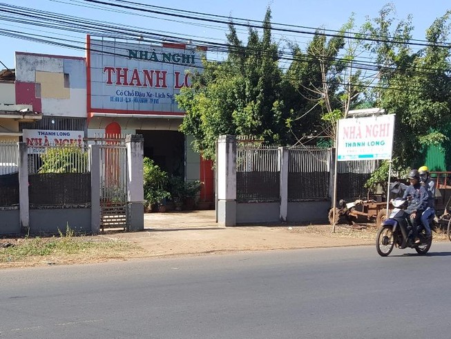 Cha và con gái tử vong trong phòng trọ