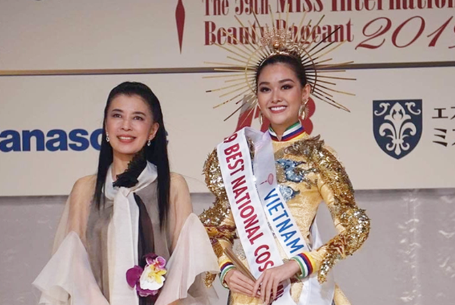Tường San đoạt giải Quốc phục đẹp nhất Hoa hậu Quốc tế 2019