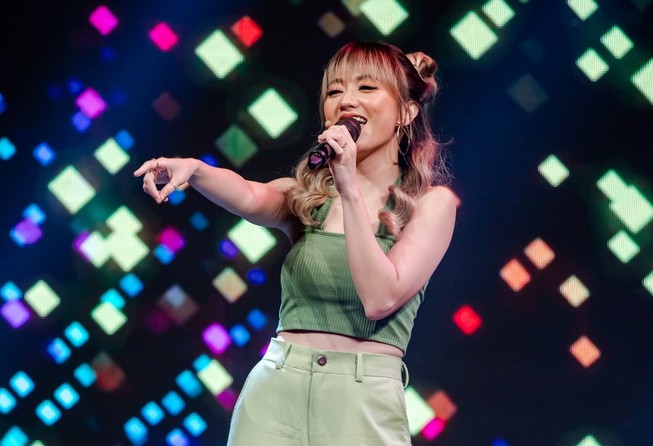 Xuân Nghi tái xuất với Vang bóng một thời rất gợi cảm