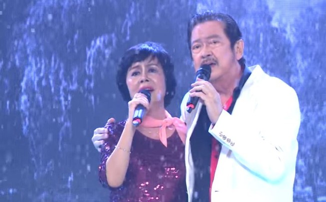 Có một ca sĩ, NSƯT Chánh Tín viết và hát lời Việt 'Tuyết rơi'
