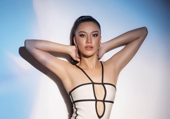 Á hậu Kim Duyên khoe dáng nóng bỏng với bikini