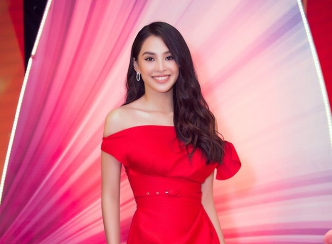 Các nàng hậu đua nhau khoe dáng
