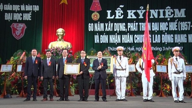 Đại học Huế đón nhận Huân chương Lao động hạng Nhất