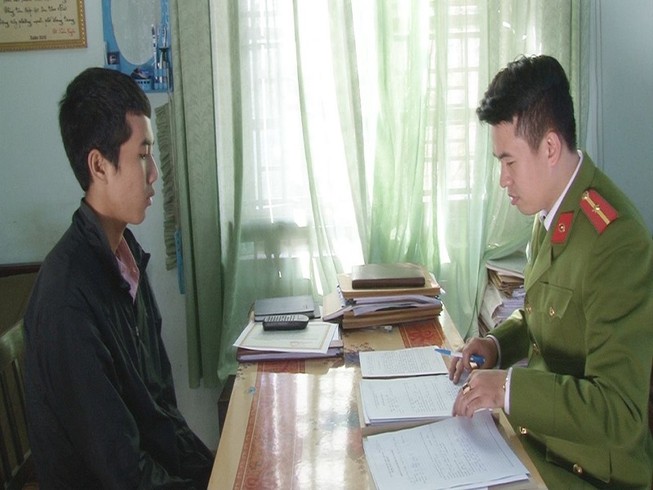 Bị tóm vì trộm xe máy của bạn rồi đòi chuộc