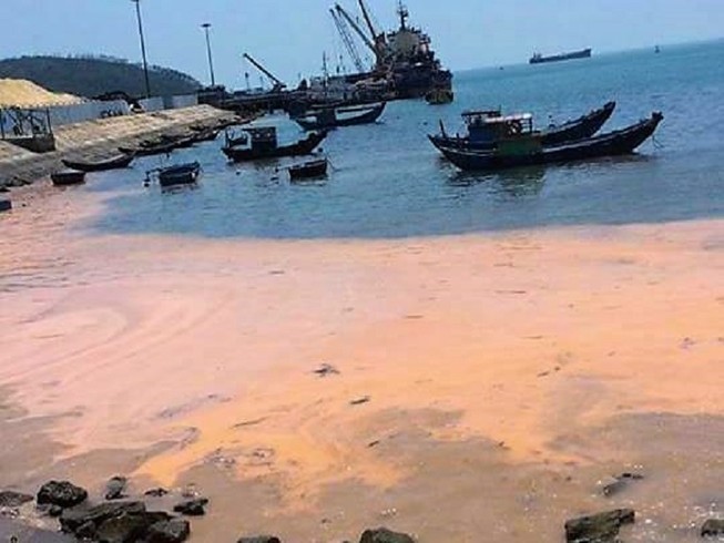 Sở tài nguyên Quảng Bình báo cáo về vệt nước màu đỏ