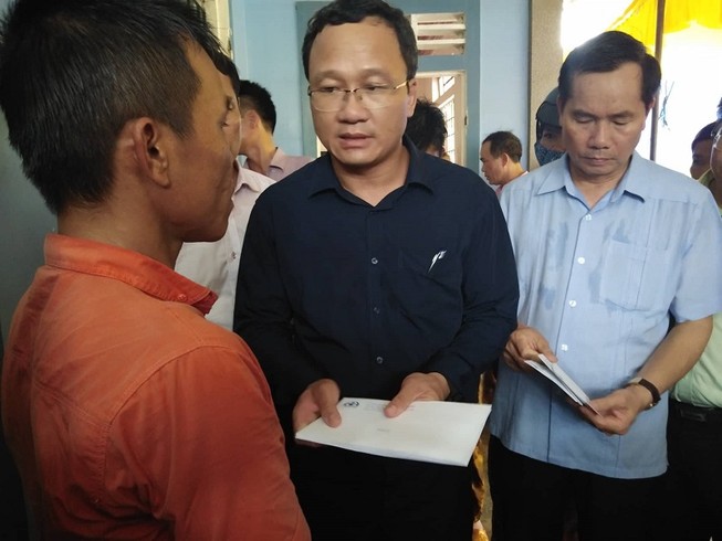 Thăm hỏi, hỗ trợ các gia đình vụ 13 người tử vong khi rước dâu