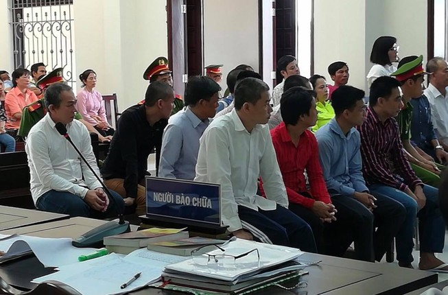 Giày, xe đạp, quần nhỏ quần to gì cũng trộm tất