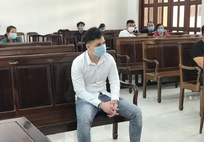 Đi hòa giải giúp bạn rồi gây án mạng
