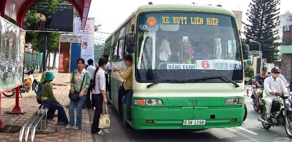 Vì sao ‘đường ưu tiên’ xe buýt ở TP.HCM chết yểu?