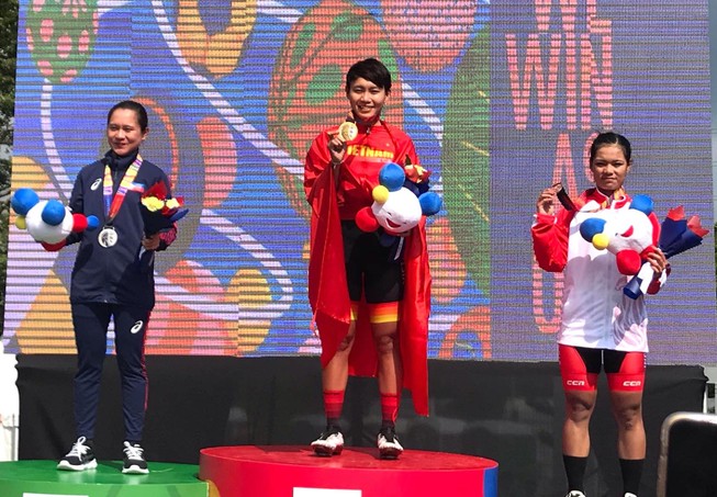 Tay đua Nguyễn Thị Thật bảo vệ thành công HCV xe đạp SEA Games