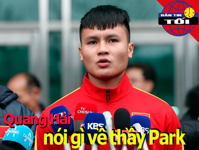 Quang Hải nói gì về HLV Park; nữ cầu thủ bế con chạy rước đuốc