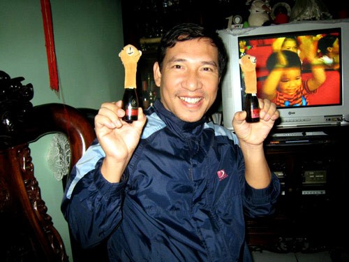 Vợ Quang Thắng bị buộc thôi việc vì sinh con thứ 3