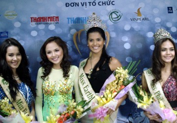 Các hoa hậu sẽ đến thăm bãi rác