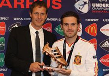 Valencia để ngỏ khả năng bán Mata