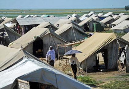 Chìm tàu chở 200 người ở Myanmar, nhiều người mất tích