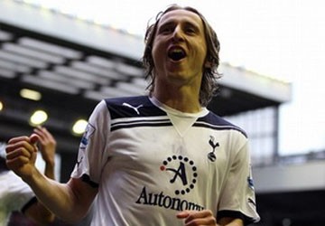 Tottenham trao băng thủ quân để giữ chân Modric
