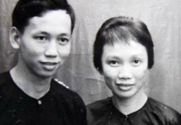 Bộ cổ vật và mối tình chung thủy