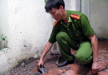 Một cây xăng móc túi khách hàng với số lượng lớn