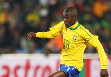 Ramires cầu xin Benfica để mình đến Chelsea