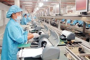 Tốt nghiệp ĐH, về quê làm... công nhân
