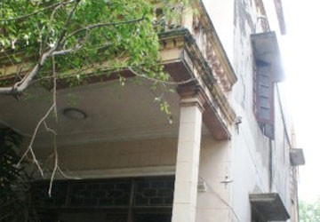 Đột nhập vào nhà công an viên khống chế cướp hơn 5 cây vàng