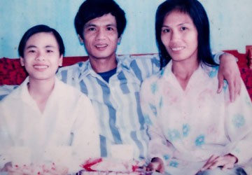 Hơn cả tình yêu - Bài 1: 30 năm làm chỗ dựa cho chồng