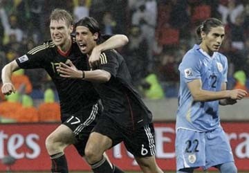 Arsenal chi 10 triệu bảng cho Mertesacker