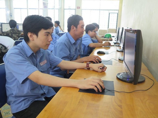 Học sinh, sinh viên học trực tuyến không nên quá 5 giờ/ngày