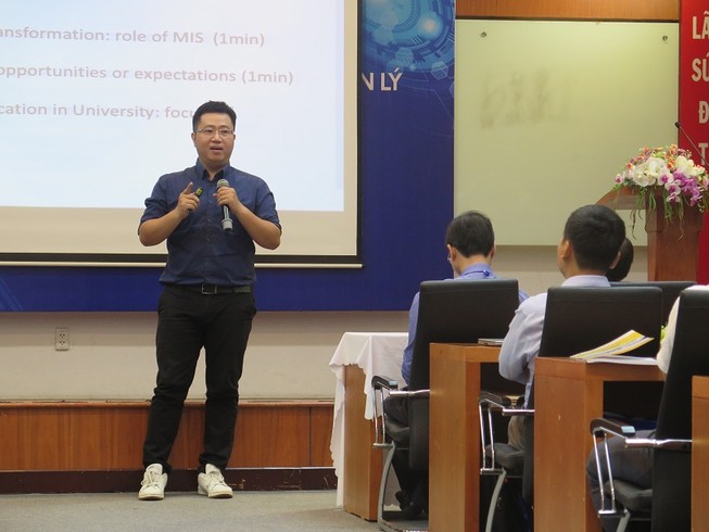 Nhiều sinh viên còn mơ hồ về ngành học của mình