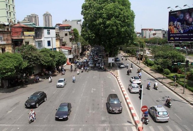 Nắng nóng, chỉ số tia tử ngoại tăng cao tại Hà Nội