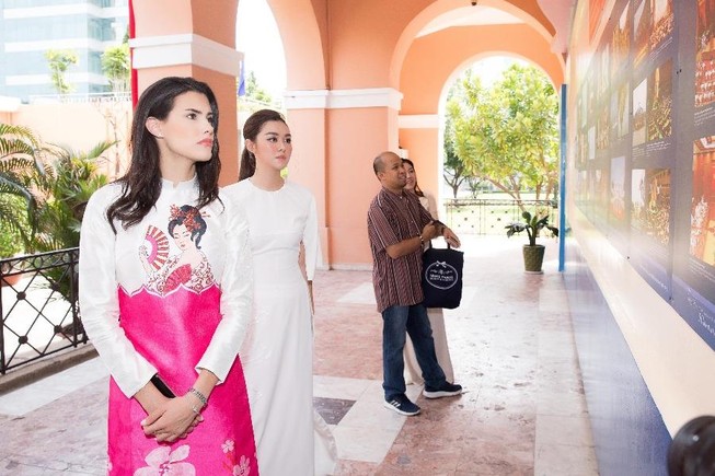 Á hậu Tường San cùng hoa hậu quốc tế Mariem dạo chơi Sài Gòn