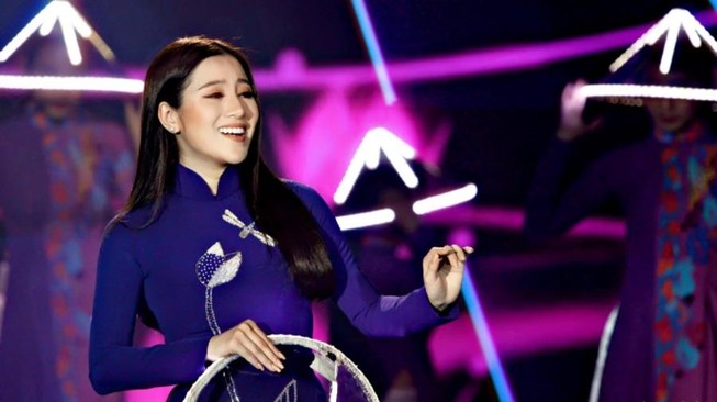Quang Lê nhận xét 'độc' về bản 'Huế Thương' của Tố My