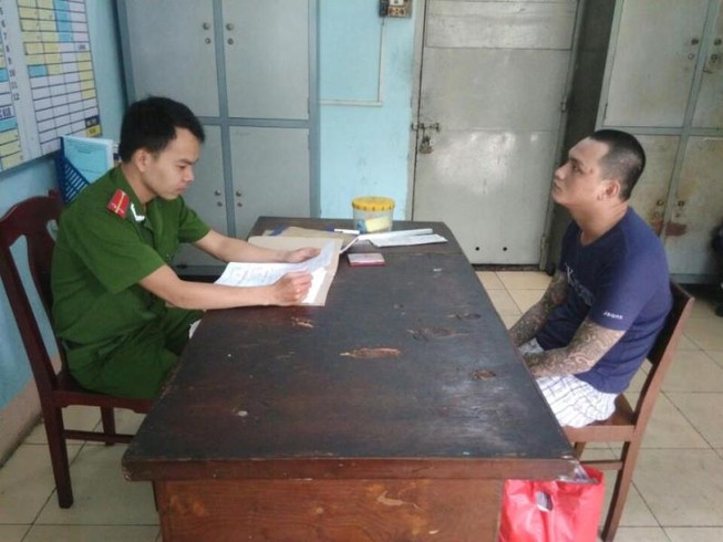 Truy đuổi qua nhiều tuyến đường bắt nghi phạm mua bán ma túy