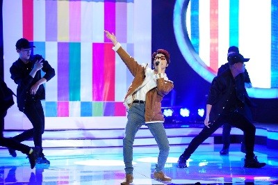 Hòa Minzy 'nổi loạn' cực giống Sơn Tùng M-TP