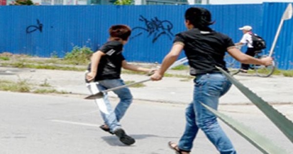 Lý do 1 học sinh ở quận 3 bị chém gần lìa tay