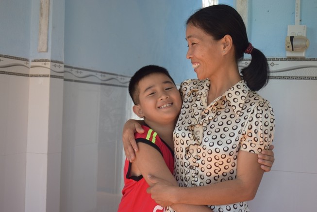 'Tết này nhà mình không bị dột nữa rồi!'