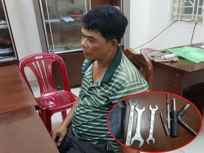 Vừa đẩy xe ăn trộm thì còi hú, gặp đặc nhiệm hướng Nam