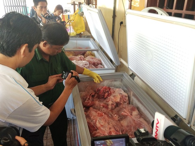 3 tấn thịt trâu Ấn Độ nhúng hóa chất sắp thành món bò kho