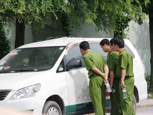 Rộ chiêu dàn cảnh xe bị thủng lốp để trộm tiền ở TP.HCM
