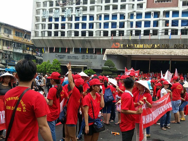 Tiểu thương chợ An Đông đóng sạp, đòi sửa chữa chợ