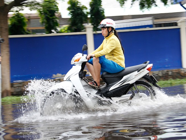 Nước ngập nhiều ngày ở KCN, nhiều công ty đóng cửa