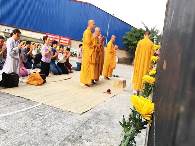 Khoảng lặng trong lễ cầu siêu cho 13 cư dân Carina