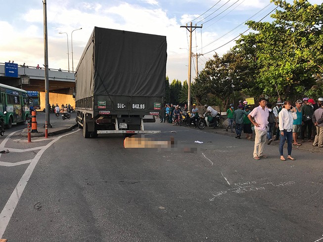 Lên TP.HCM khám thai bị xe tải cán