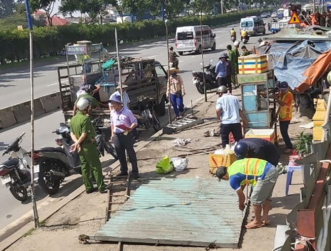 Công an dẹp khu vực băng nhóm móc túi ở Suối Tiên hoạt động
