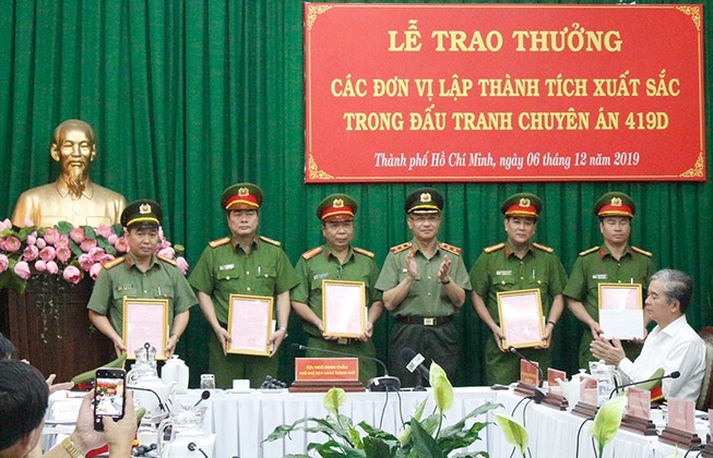 Khen thưởng 18 tập thể trong chuyên án 1.397 bánh heroin