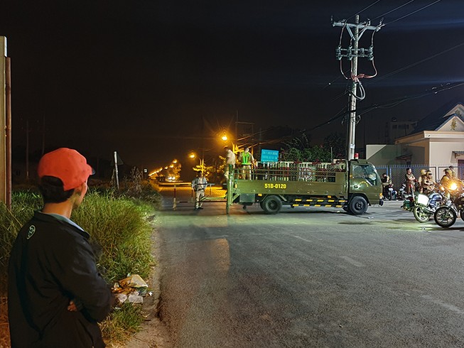 Cảnh sát trắng đêm phong tỏa khu vực tiêu diệt Tuấn 'khỉ'