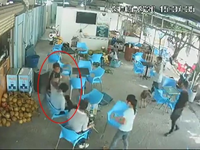 Vì hai dĩa cơm 50 ngàn, chủ quán bị đánh dã man
